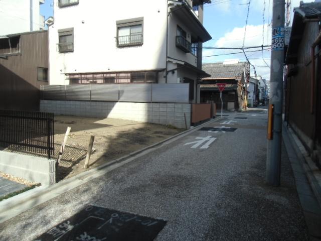 Local photos, including front road. Local (12 May 2013) Shooting