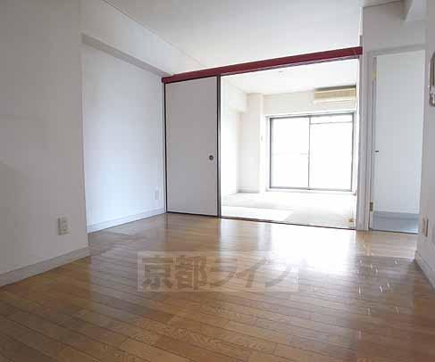 Living and room. Spacious living and Japanese-style room.