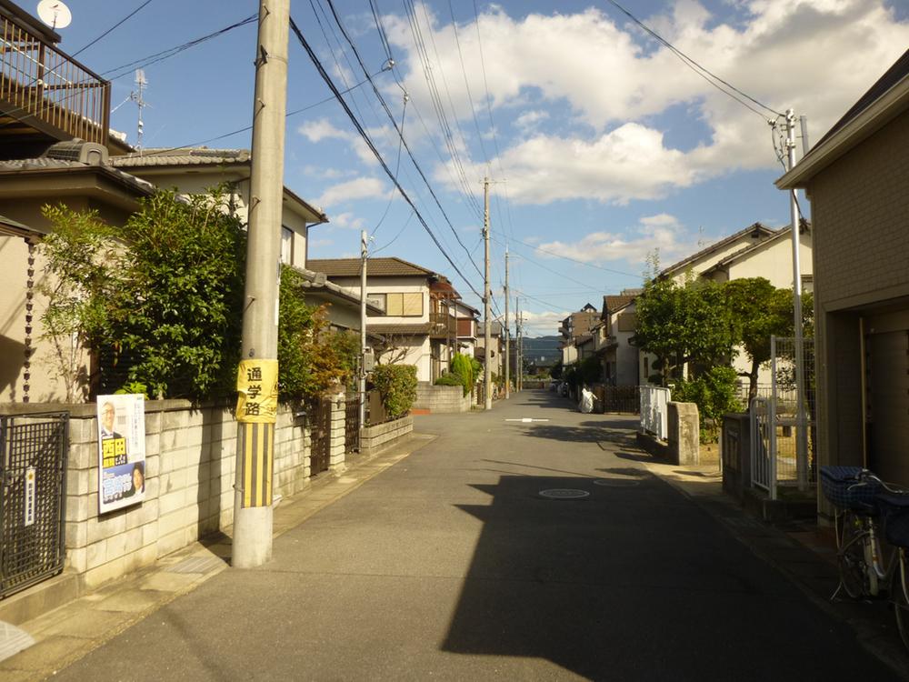 Local photos, including front road. Cityscape