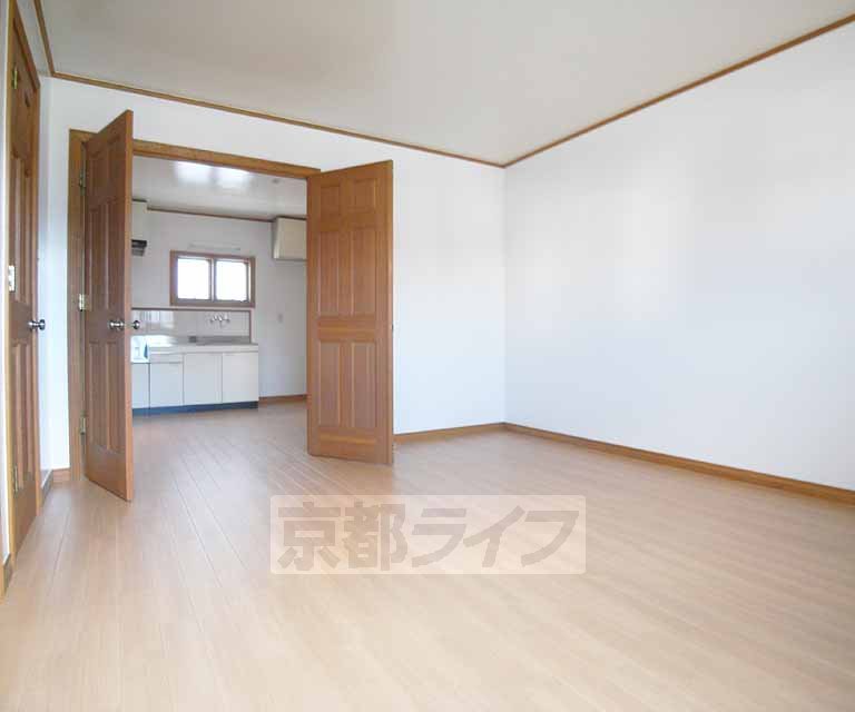 Living and room. Spacious living.