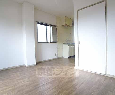 Living and room. Room of white keynote!