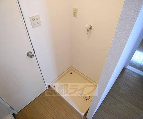 Other Equipment. Indoor washable (depending on the presence or absence of the bread by the room)