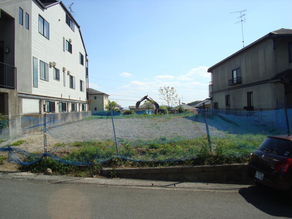 Local photos, including front road. Local (April 2013) Shooting