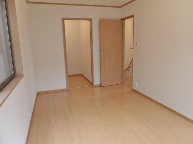 Non-living room. Second floor 8.26 Pledge