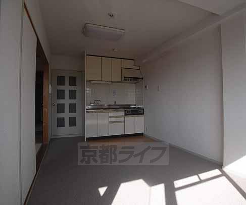 Living and room. Day is nice.