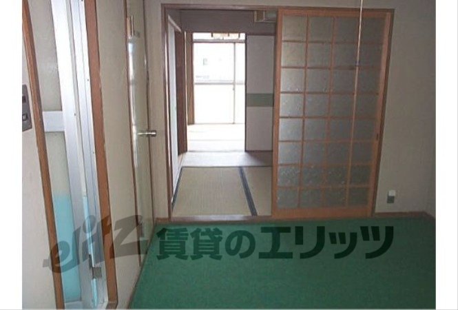 Other room space. Corridor