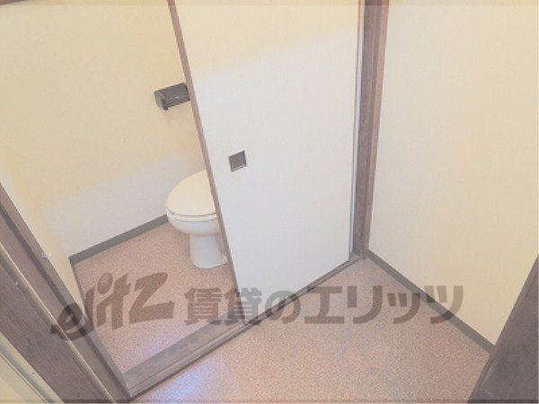 Other Equipment. There undressing space!