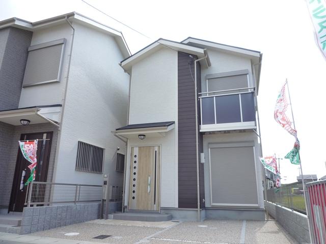 Local appearance photo. Streets were widely refreshing the entire road 6M! It is the sale of all 13 compartments