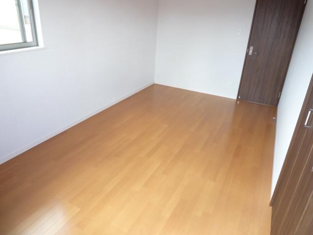 Same specifications photos (Other introspection). Ensure all room 6 quires more