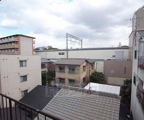 Entrance. Entrance also is spread.