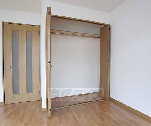 Living and room. Also it gives the secured kitchen space.