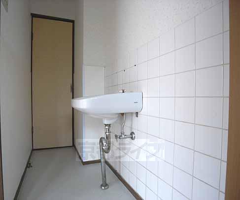 Washroom. It is the washroom.