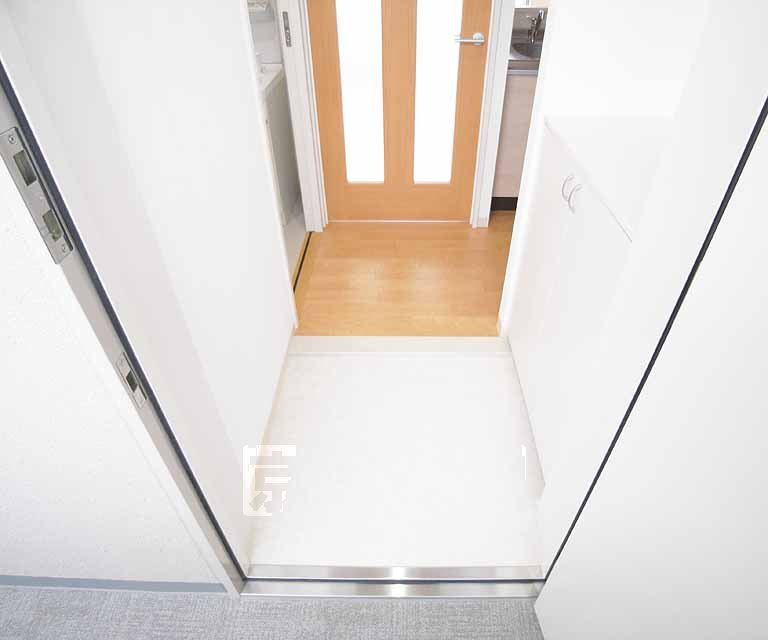 Entrance. It is the entrance space.