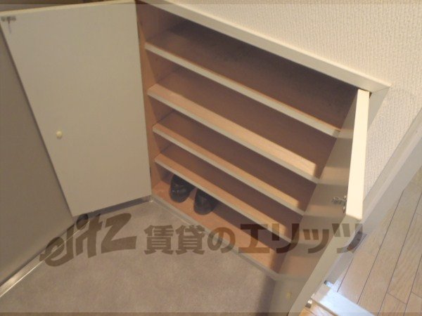 Other room space. Corridor