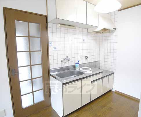 Kitchen. Sufficient kitchen!