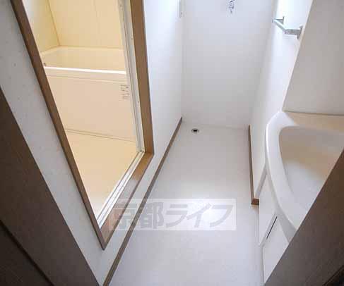 Other room space. There is also dressing room!