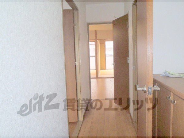 Other room space. Corridor