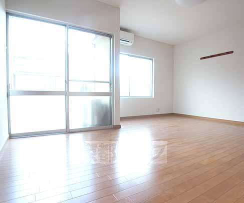 Living and room. Windows are many sunny!