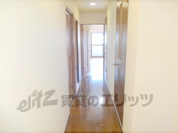 Other room space. Corridor