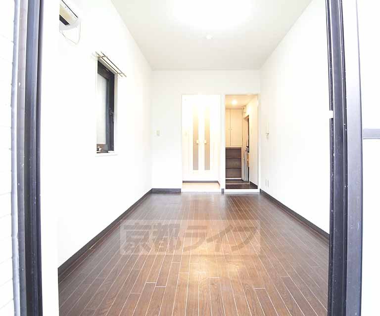 Living and room. 103, Room photo diversion