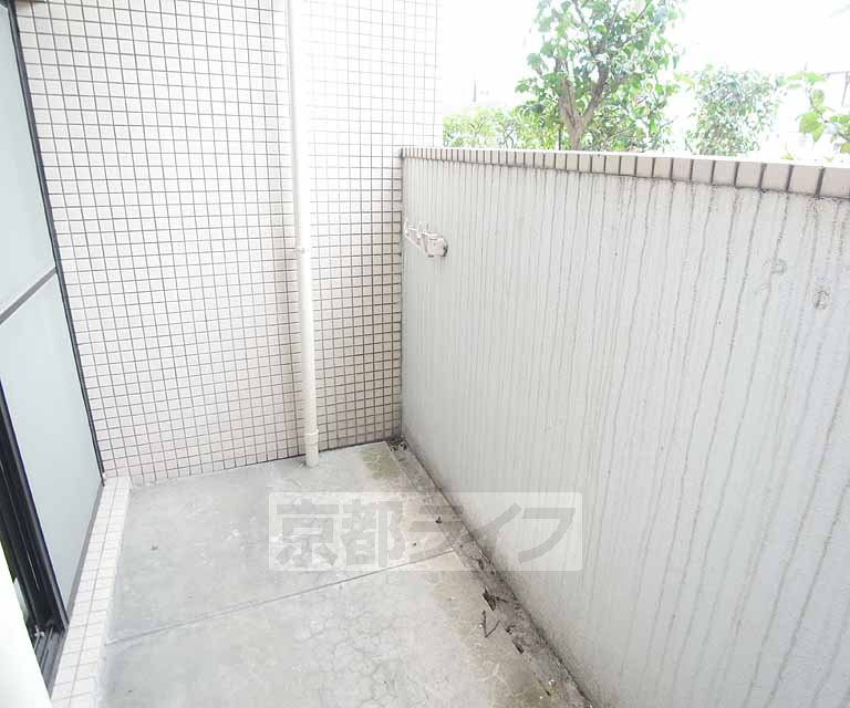 Balcony. 103, Room photo diversion