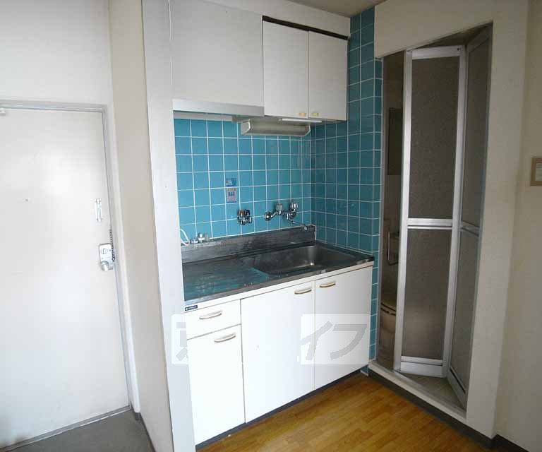 Kitchen. 402, Room photo diversion