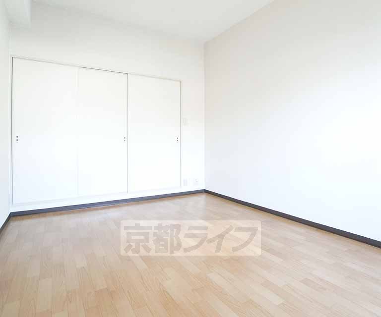 Living and room. 207, Room photo diversion