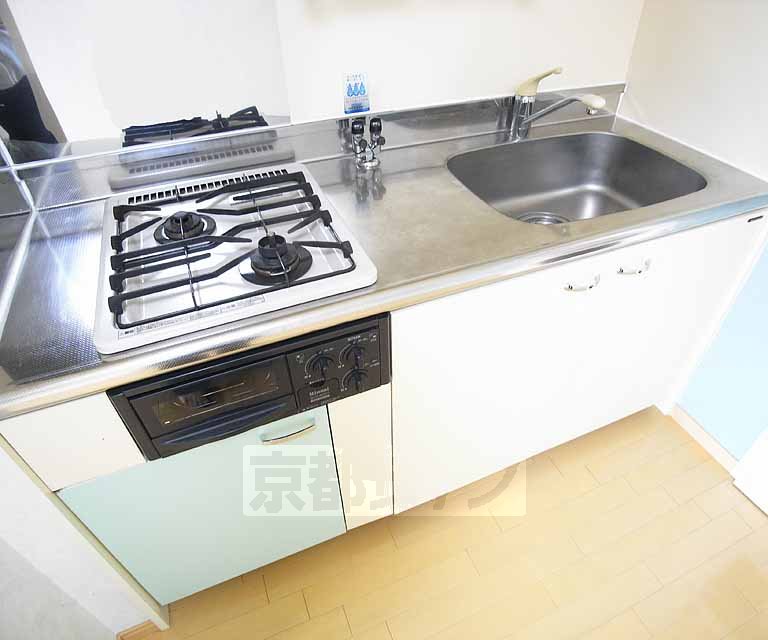 Kitchen. 502, Room photo diversion