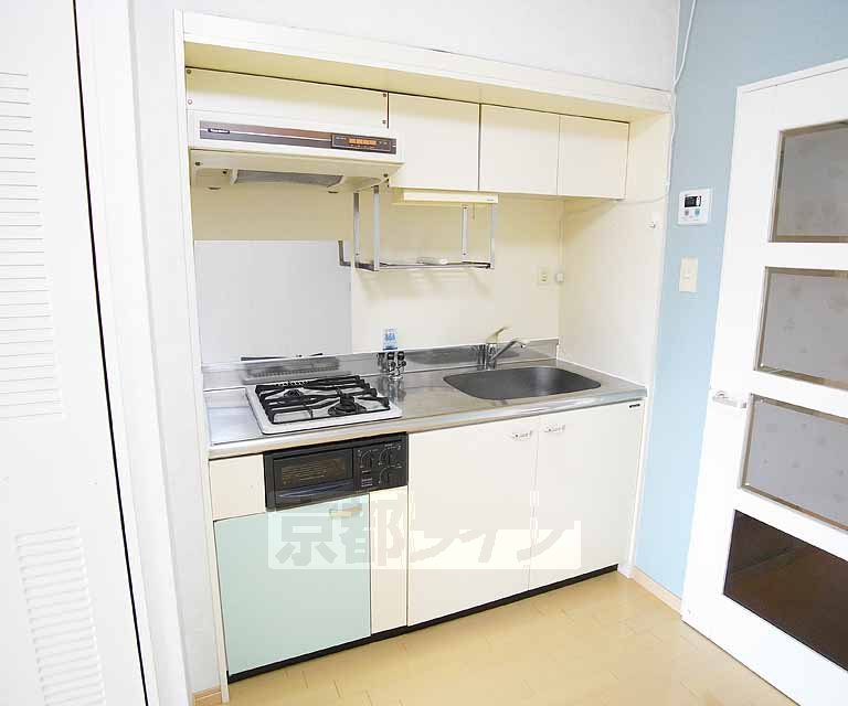 Kitchen. 502, Room photo diversion