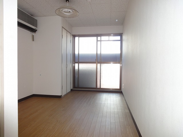 Living and room. Very beautiful