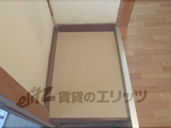 Other room space. Corridor