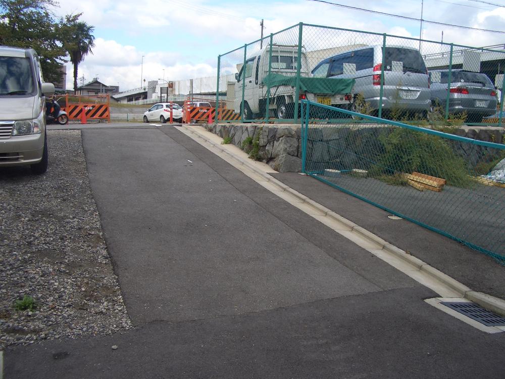 Local photos, including front road. Local (10 May 2013) Shooting