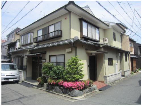 Local appearance photo. Local (12 May 2013) Shooting