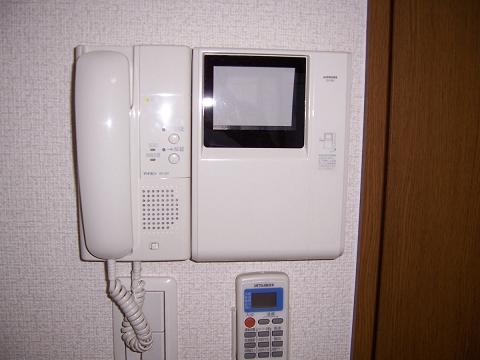 Other. Auto-lock equipped with monitor!