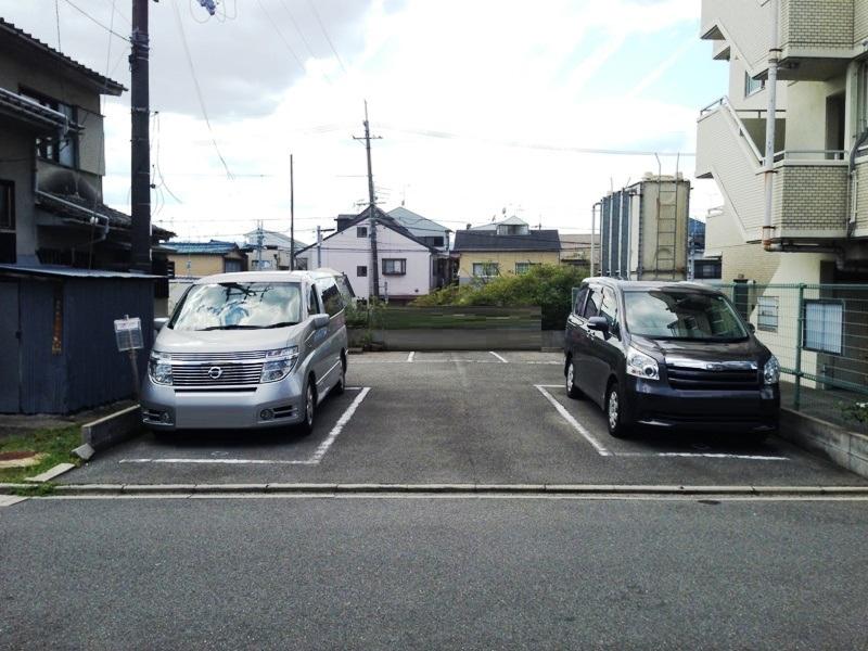 Local photos, including front road. Local (12 May 2013) Shooting