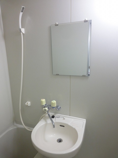 Bath. Wash basin in the bathroom