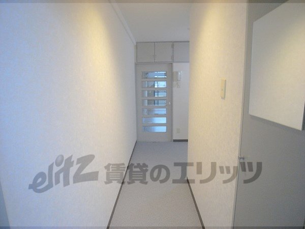 Other room space. Corridor