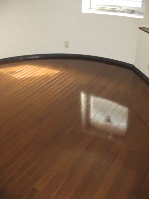 Living and room. Contact the toll-free number 0120-89-2877