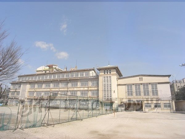 Junior high school. Yasaka 320m until junior high school (junior high school)