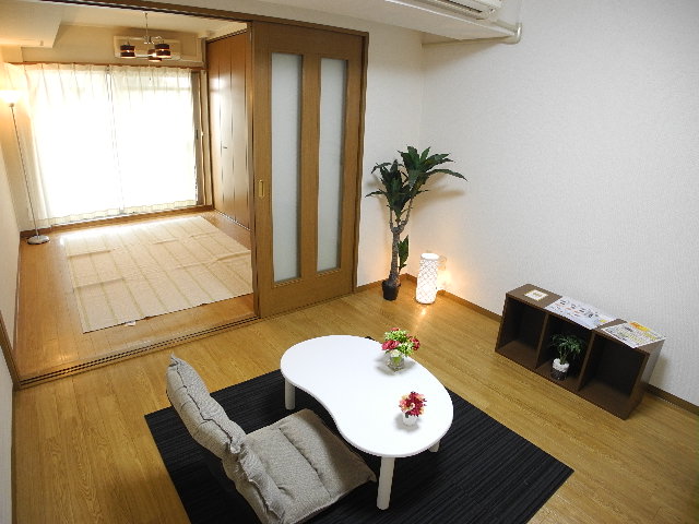 Living and room. Contact the toll-free number 0120-89-2877