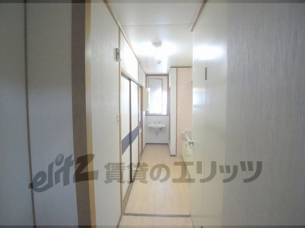 Other room space. Corridor