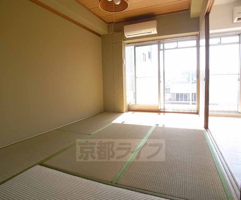 Living and room. 3-A photo diversion