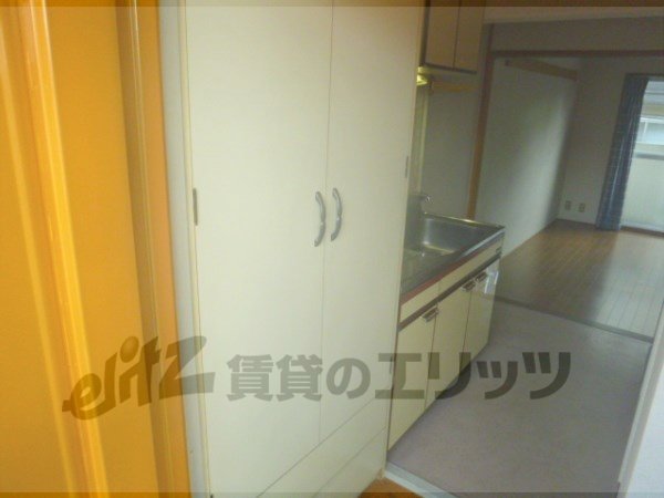 Receipt. Entrance storage