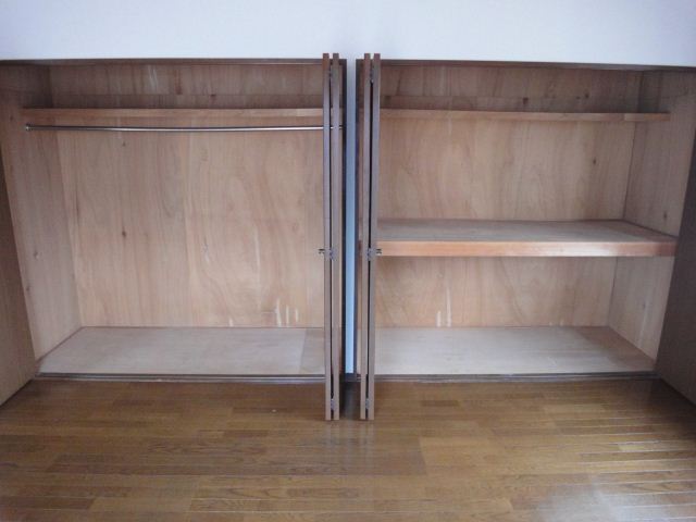 Receipt. Housed two, It is a large-capacity.