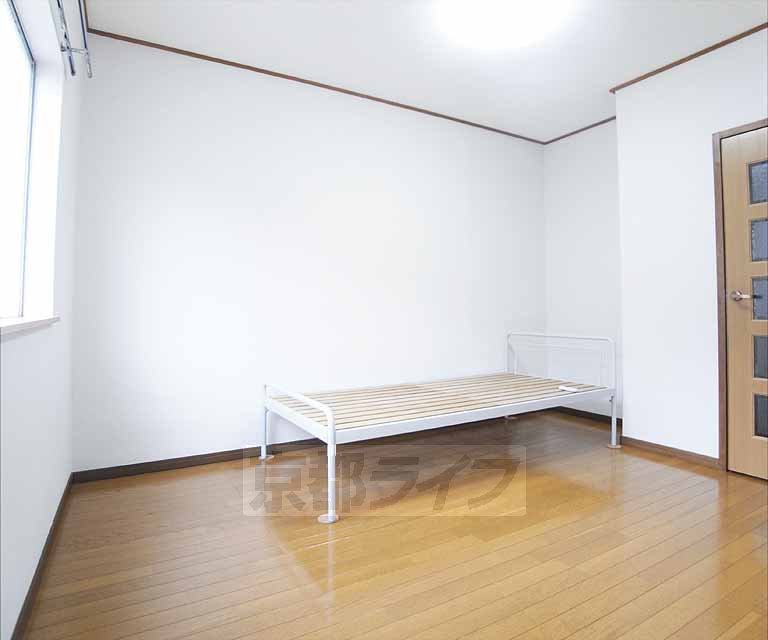 Living and room. 301, Room photo diversion