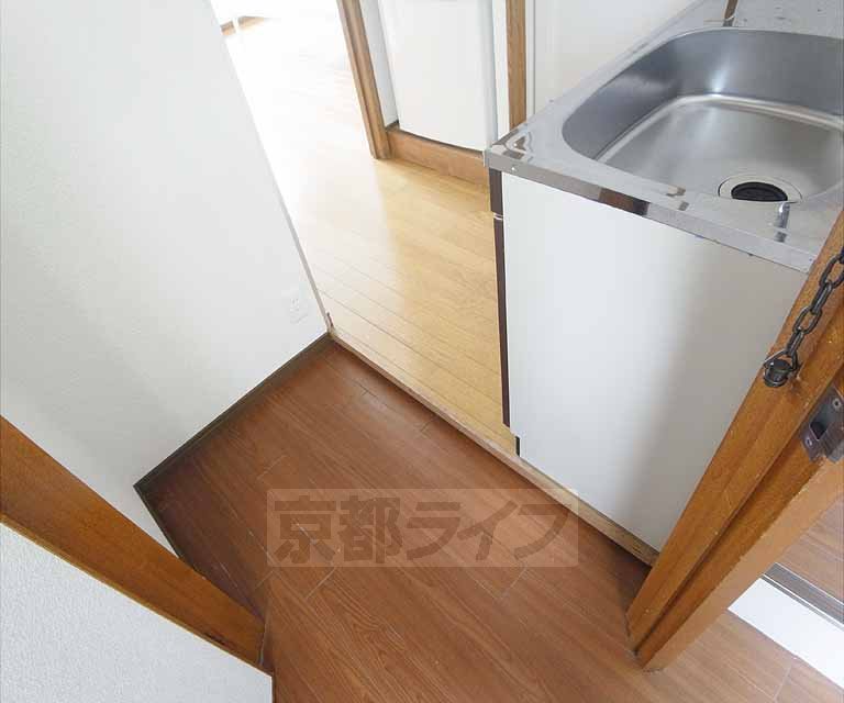 Entrance. 301, Room photo diversion