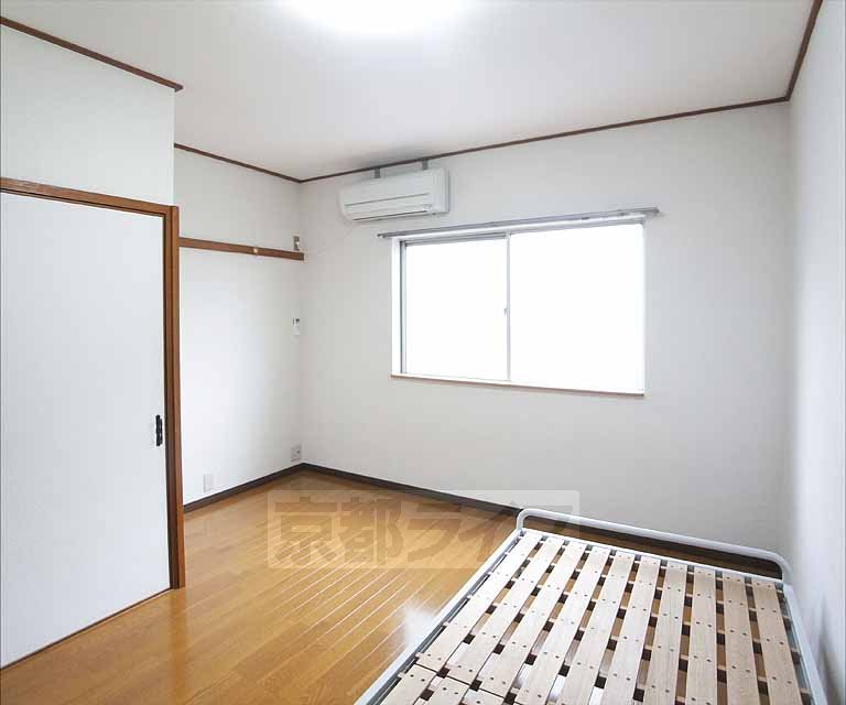 Living and room. 301, Room photo diversion