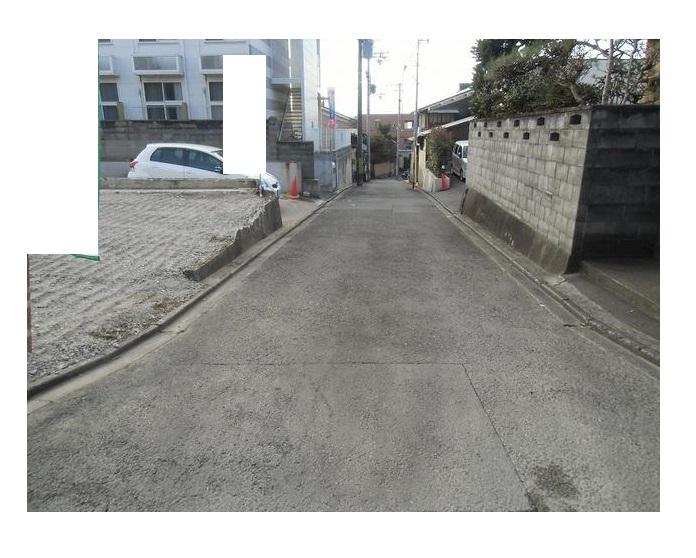 Local photos, including front road. Local Photos