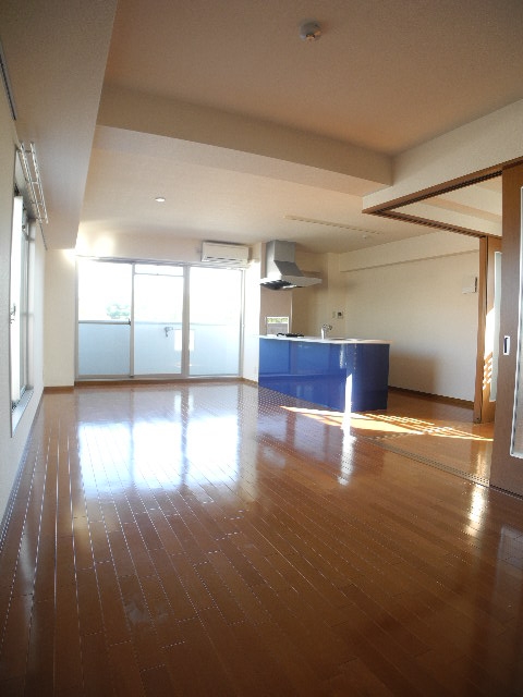 Living and room. ※ The photograph is another floor plan ※ The photograph is another floor plan
