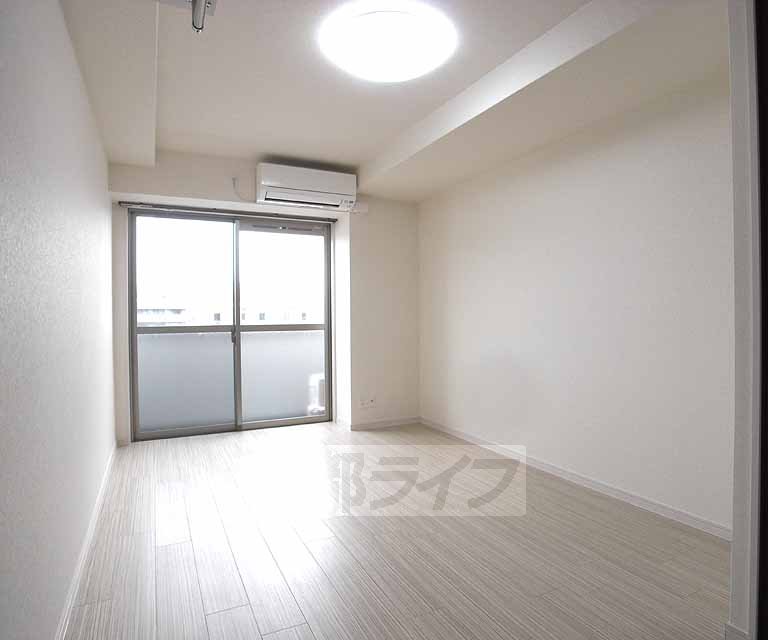 Living and room. The comfort is room.